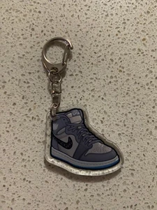 JORDAN 1 RETRO HIGH-2D ACRYLIC SNEAKER KEYCHAIN - Picture 1 of 3