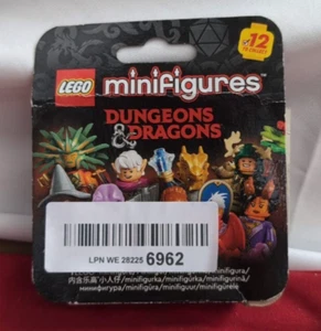 LEGO Dungeons & Dragons Komplettsatz 12 Minifiguren 71047 (Verpackung beschädigt) - Bild 1 von 2