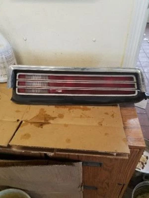 Задний пассажирский фонарь Gran Fury подходит для 74–77 PLYMOUTH  - Изображение 1 из 4