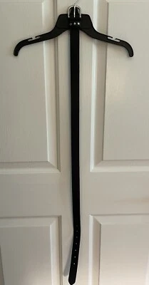 Cinturón negro con tachuelas H&M nuevo sin etiquetas, talla mediana Foto 1 de 4