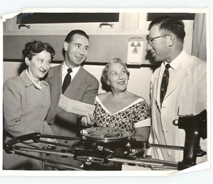 MOUNT ZION Hospital Donation for CANCER Research San Francisco 1954 Press Photo - Picture 1 of 2