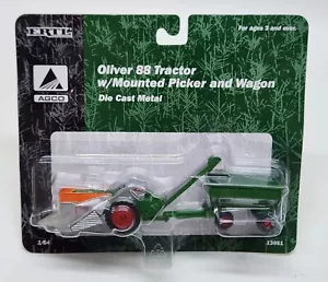 Oliver 88 Tractor With Mounted Corn Picker And Barge Wagon By Ertl 1/64 Scale - Picture 1 of 14