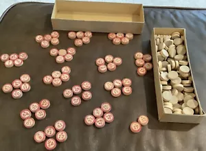 Numeri di chiamata bingo in legno 72 marcatori scatola bingo parti per lavorazione (118ia) - Foto 1 di 6