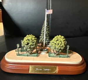 Disney World Main Street USA Town Square Miniature Robert Olszewski - Picture 1 of 5