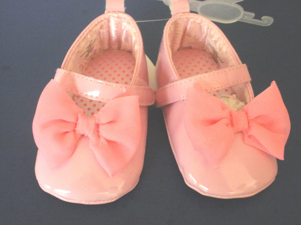 ESTRELLA EN ASCENSO ~ ZAPATOS DE VESTIR ROSAS ~ Lazo Rosa ~ Bebés Niñas Talla 6-9 meses ~ Nuevos Foto 1 de 1