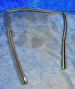 ?? 1999 - 2003 LEXUS RX 300 OEM REAR RIGHT RH WINDOW WEATHER STRIP GUIDE BLACK - Picture 1 of 8