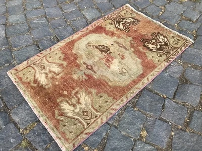 Alfombra pequeña turca vintage hecha a mano de lana bohemia alfombra de baño alfombra 1,6 x 2,6 pies Foto 1 de 4