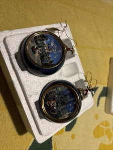 Disney Mickey Mouse Weihnachtsschmuck Main Street Electric Parade Sleeping Bea - Bild 1 von 10