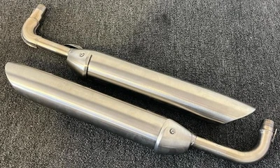 Par de silenciadores de escape Triumph Bonneville Bobber 17-22 stock OEM Foto 1 de 4
