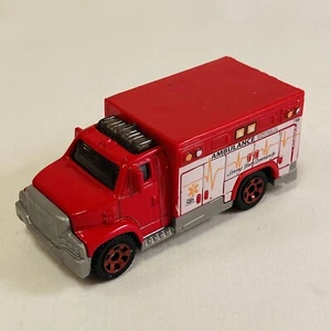 Matchbox Ambulance 2005 Red Rescue Fire Truck lose Top! - Bild 1 von 8