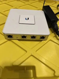 Ubiquiti Networks UniFi Security Gateway / Router 1000Mbps Gigabit (USG) - Picture 1 of 2