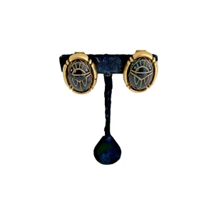 Vintage Signed CRAFT Gold Tone With Black Scarab Clip-on Earrings - Picture 1 of 5