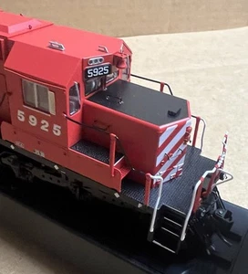 HO Bowser 25035 CP Rail No Multimark GMD SD40-2 w/DCC & Sound #5925 - Picture 1 of 5
