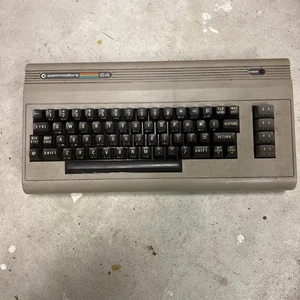 Vintage Commodore 64 Computer Keyboard *Untested/AS IS* - Zdjęcie 1 z 19