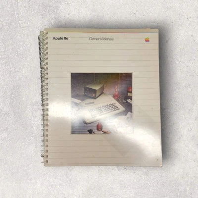 Apple II - Apple IIe Owner's Manual (Guide)  Spiralbound  IIe  - Image 1 of 2