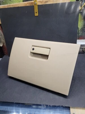 2003 2004 2005  LINCOLN AVIATOR  GLOVE BOX Good - Image 1 of 2