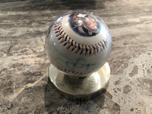 TONY GWYNN SIGNED BASEBALL NO COA - Image 1 of 1