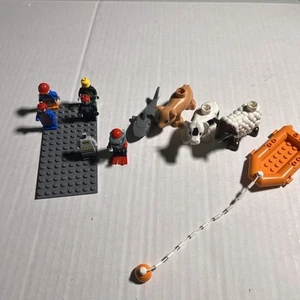 Konvolut Lego Minifiguren, Tiere und Zubehör - Bild 1 von 10
