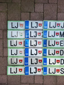 Konvolut 18 Nummernschilder, license plates, Slowenien - Bild 1 von 1
