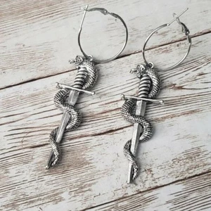 Pendientes colgantes grandes serpiente tono plata - Nuevos - Imagen 1 de 3