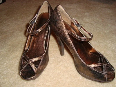 Miss Me - NOBU - Bronze pumps 6.5 — 第 1/4 张图片