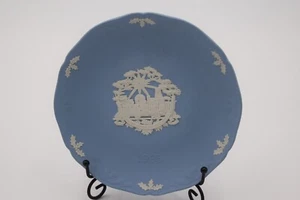 Wedgwood Jasperware Cornflower Blue Christmas 1995 Collector's Plate - Picture 1 of 5