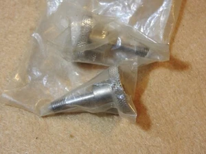 2 Stück - Rändelschraube unverlierbar, 1/4-28 Gewinde, 1" lang - Neu im Beutel - Bild 1 von 3