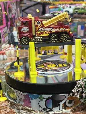 Hot Wheels Final Run 2003 Peterbilt Final Hoist Tow Truck Red USED EX Condition - Image 1 of 4