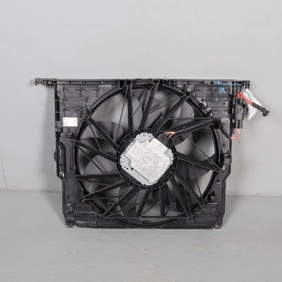 2011-2012 BMW 528i F10 Radiator Cooling Fan 400 Watt OEM Used Foto 1 de 4