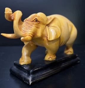 VINTAGE SCHWERES FESTHARZ? TRUNK UP ELEFANT AUF STÄNDER! 5” lang x 3” hoch - Bild 1 von 7