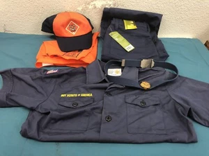 BSA Scouts / Cub Scouts Uniform With Accessories Shirt Youth M/Pants Youth 8 - Picture 1 of 24