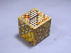Japanese Traditional Hakone Yosegi 2 steps Piggy Bank Puzzle Box Gift From Japan - Picture 1 of 3