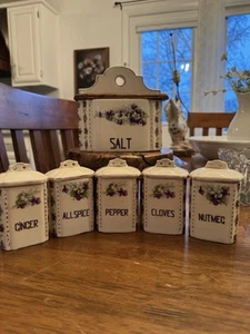 Porta sale vintage Grell da appendere e 5 barattoli spezie cucina floreale antico - Foto 1 di 17