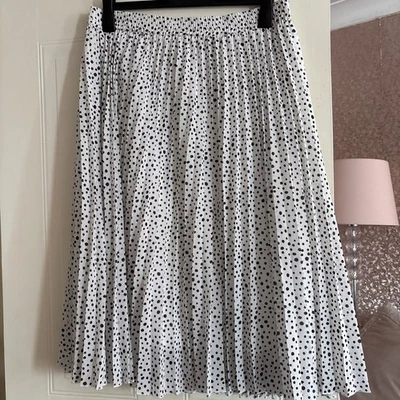 Size 14/16 White & Black Spots Floaty Lined Pleated Cotton Traders Skirt - Image 1 of 4