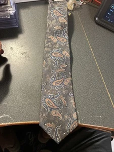 Neck Tie Multi Color (Made By Bill Blass) Excellent Condition - Picture 1 of 16