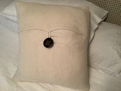 Fundas de almohada Pottery Barn de lino con botones grandes (3) 18" cuadradas blancas *LEER* Foto 1 de 4