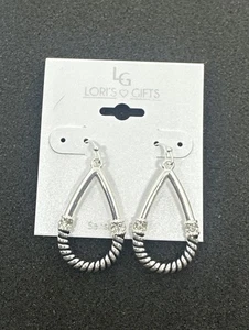 Orecchini pendenti tono argento Lori’s Gifts nuovi con etichette design corda intrecciata - Foto 1 di 2