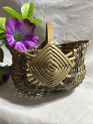 Vintage Hand Woven Wicker Butt Basket God's Eye Design  7X6X6.5 - Image 1 of 4