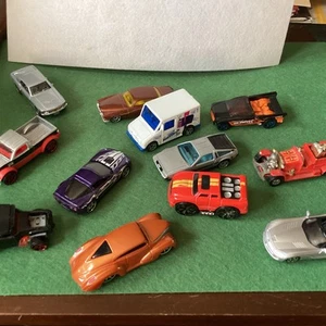1/64 Druckguss Lot lose, gemischte Marken, 12 Artikel - Bild 1 von 8