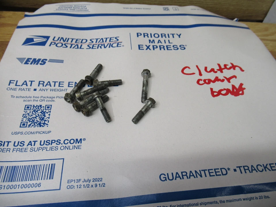 KTM 440 EXC MXC 1995 KTM 440 EXC MXC 1995 CUBIERTA EMBRAGUE PERNOS DE MONTAJE Foto 1 de 1