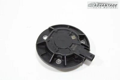 2017-2019 VOLKSWAGEN GOLF ALLTRACK ENGINE VARIABLE VALVE TIMING SOLENOID OEM - Image 1 of 4