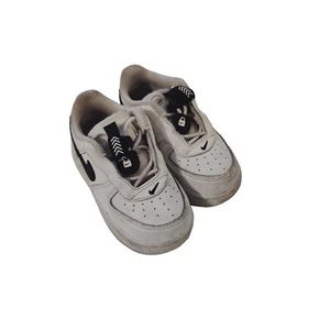 Nike Toddler Air Force 1 Toggle Sneaker Shoes Kids Sz 6C White Leather - Picture 1 of 11