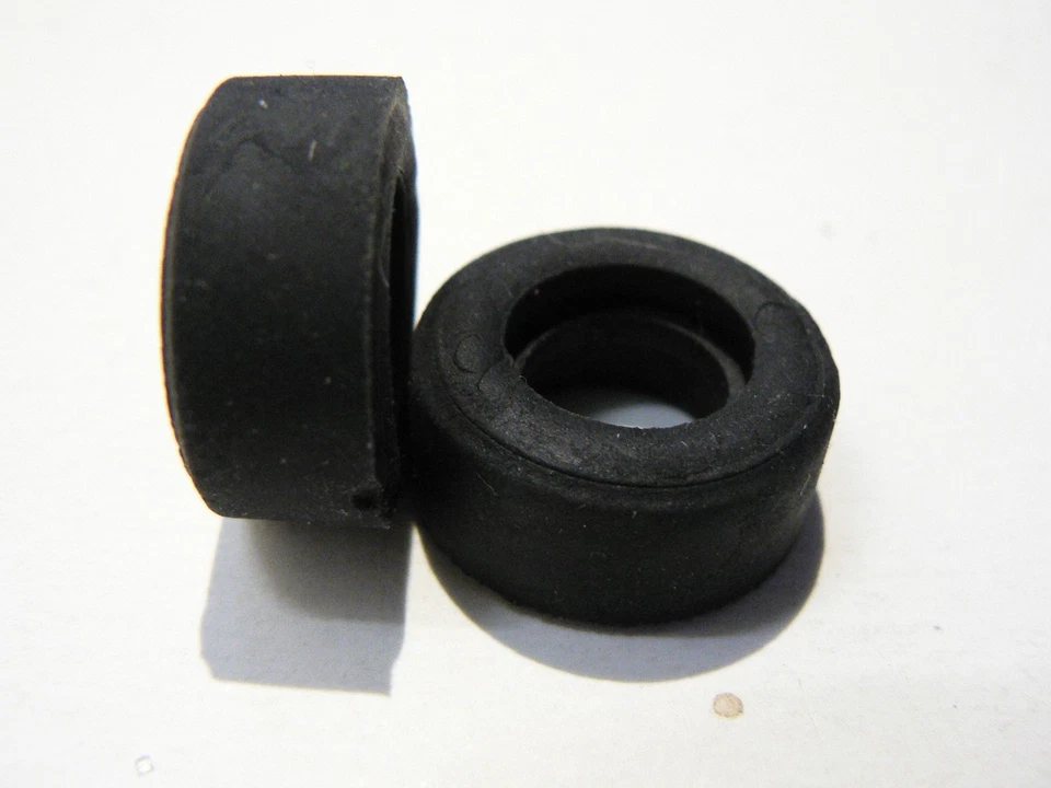 1 Paar Reifen 9 X 22  für Carrera Universal Fahrzeuge - Bild 1 von 1