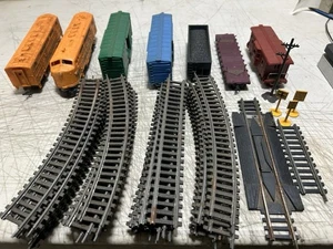 Marx Union Pacific HO Scale Züge für Teile oder Reparatur 7 Stck. & 32 Stk. Gleis - Bild 1 von 3