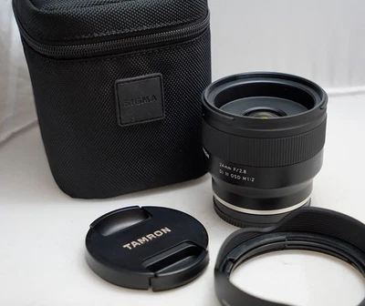 Tamron 24mm 2.8 DI III OSD M1:2  Sony E mount  Full Frame  Like new!!! - Imagen 1 de 3