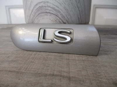 Lincoln LS 2000-2006 lado del conductor guardabarros izquierdo insignia OEM plateado limpio CA Foto 1 de 4