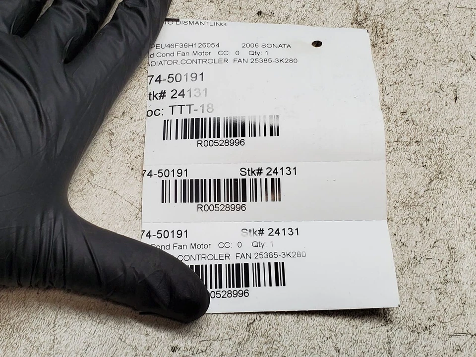 2006 Hyundai Sonata Radiator Fan Motor OEM - Image 1 of 4