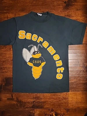 Camiseta Sacramento Sac State Hornets DE COLECCIÓN DE COLECCIÓN Camiseta Años 80 Verde/Dorado ¡LIMPIA! Foto 1 de 4