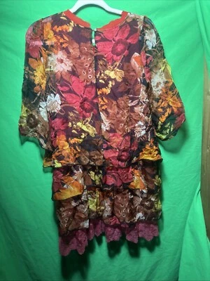 Vestido vintage de seda con estampado floral rojo de Prada ver fotos para medidas Foto 1 de 4