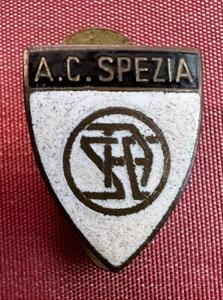DISTINTIVO SMALTATO ASSOCIAZIONE CALCIO SPEZIA PICCHIANI E BARLACCHI ANNI 60 - Imagen 1 de 3